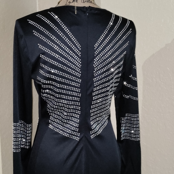 Dress - Picture 3 of 6